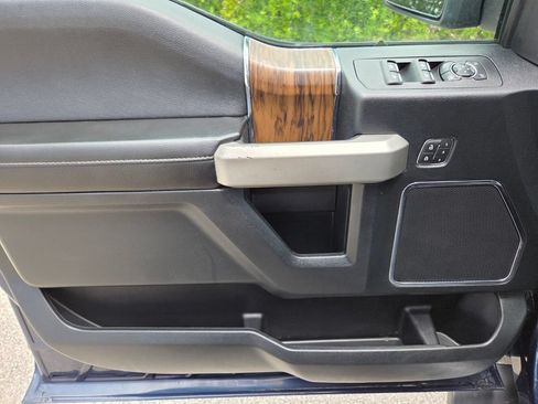 Used 2019 Ford F150 Lariat RWD image 29
