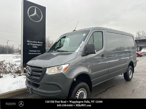 Used 2025 Mercedes-Benz Sprinter 2500 image 1