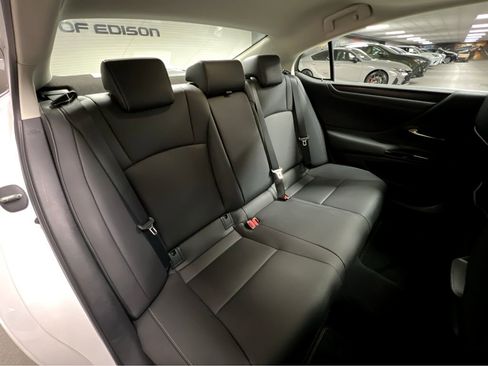 Certified 2023 Lexus ES 350 w/ Premium Package FWD image 22