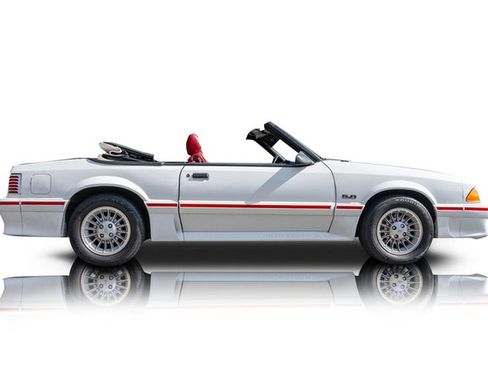 Used 1987 Ford Mustang GT RWD image 2
