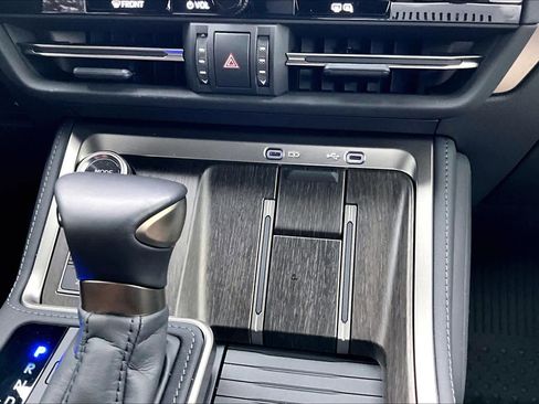 Used 2025 Lexus GX 550 w/ Accessory Package (2T) image 35