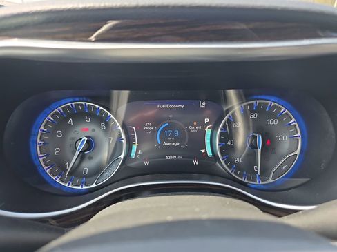 Used 2024 Chrysler Pacifica Limited image 25