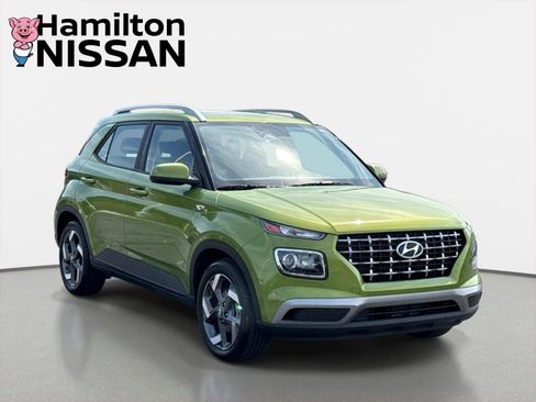 Used 2024 Hyundai Venue SEL FWD image 1