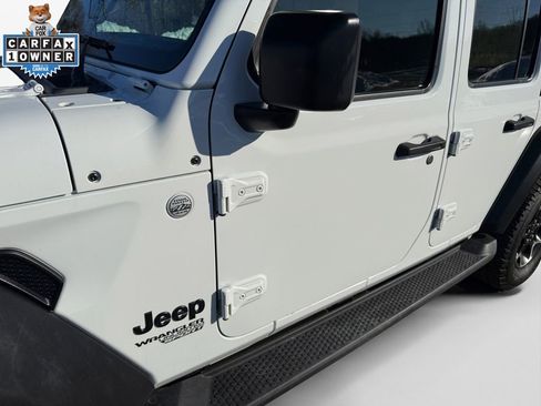 Used 2021 Jeep Wrangler Unlimited Sport AWD/4WD image 31
