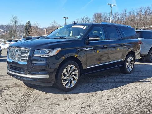 Certified 2024 Lincoln Navigator L Reserve AWD/4WD image 3