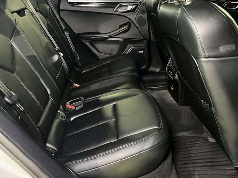Certified 2023 Porsche Macan S AWD/4WD image 23