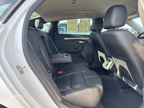 Used 2017 Chevrolet Impala LT w/ Leather Package image 28