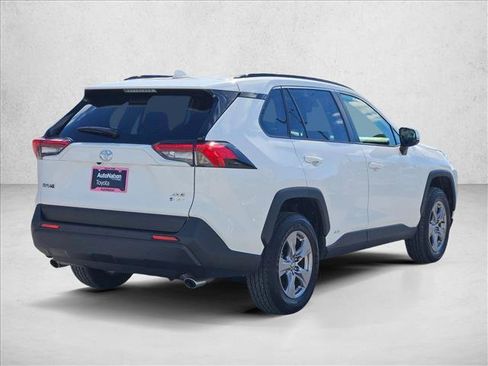 Used 2025 Toyota RAV4 XLE image 5