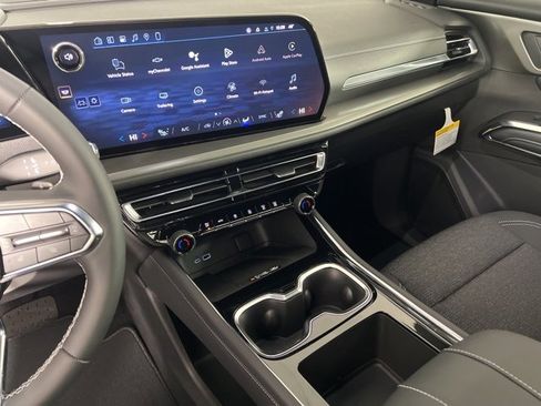 New 2026 Chevrolet Traverse LT w/ Driver Confidence Package image 24