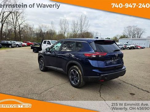 Used 2024 Nissan Rogue SV image 5