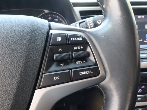 Used 2018 Hyundai Elantra Value Edition FWD image 27