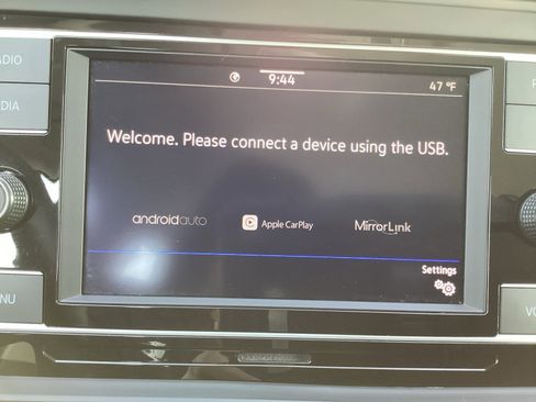 Used 2024 Volkswagen Jetta SE image 5