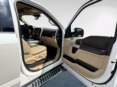 Used 2018 Ford F150 Lariat w/ Equipment Group 502A Luxury image 40