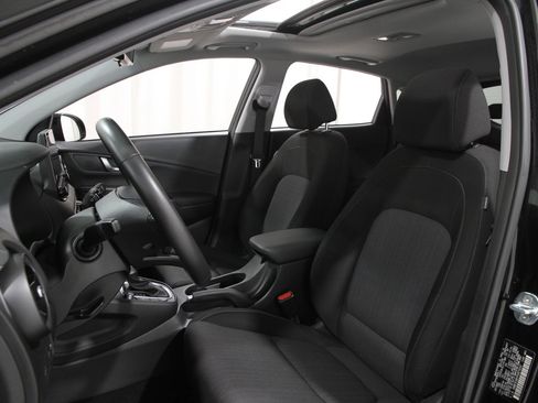 Certified 2023 Hyundai Kona SEL w/ Convenience Package image 5