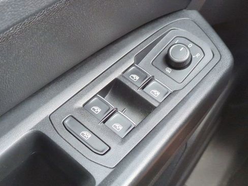 Used 2018 Volkswagen Atlas SE FWD image 23