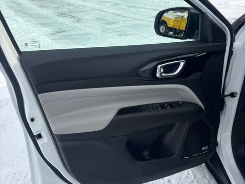 New 2026 Jeep Compass Limited w/ Sun, Sound & Navigation Group image 10