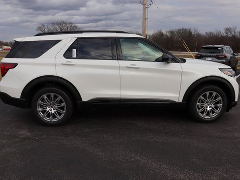 New 2026 Ford Explorer Active w/ Active Comfort Package image 15
