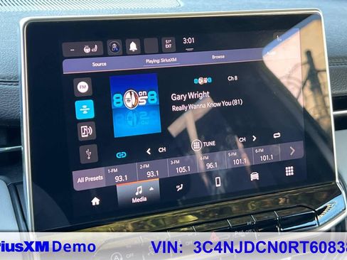 Used 2024 Jeep Compass Limited image 37