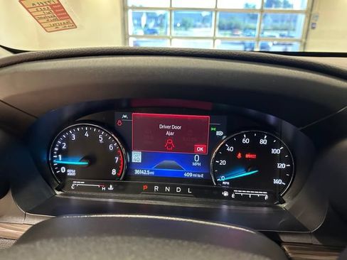 Used 2023 Ford Explorer Limited w/ Limited Technology Package AWD/4WD image 36