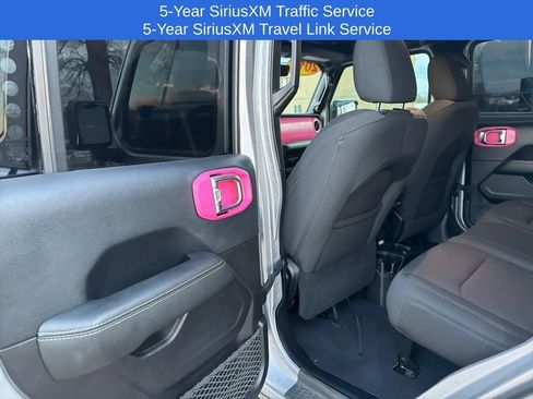 Used 2019 Jeep Wrangler Unlimited Sahara image 14