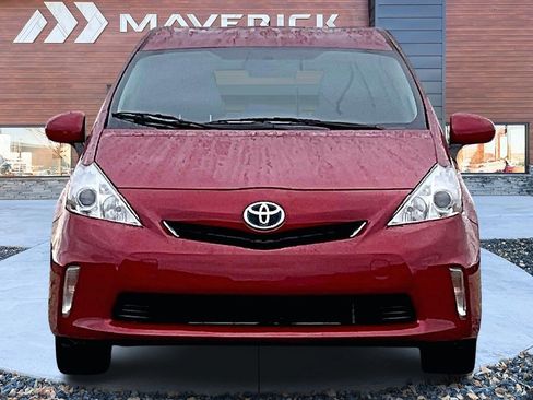 Used 2014 Toyota Prius V Two image 2