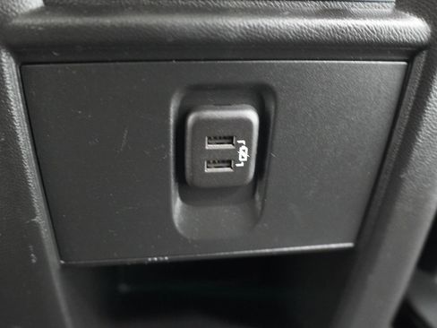 Used 2021 Chevrolet Traverse LT FWD image 39