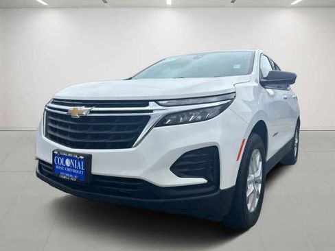 Used 2024 Chevrolet Equinox LS w/ LS Convenience Package image 2