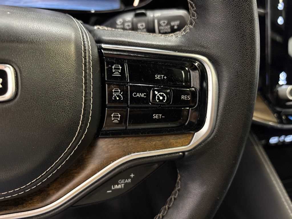 Used 2023 Jeep Grand Wagoneer Series II AWD/4WD image 22