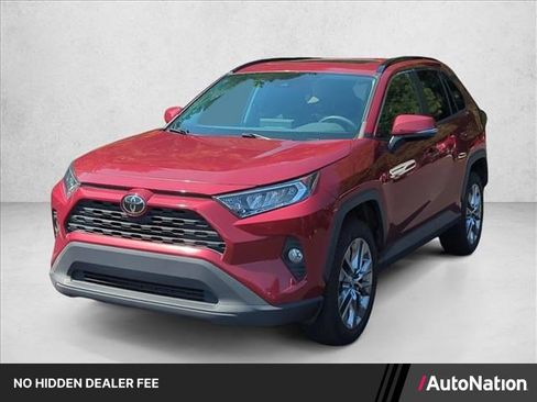 Used 2019 Toyota RAV4 XLE Premium w/ Cold Weather Package FWD image 1