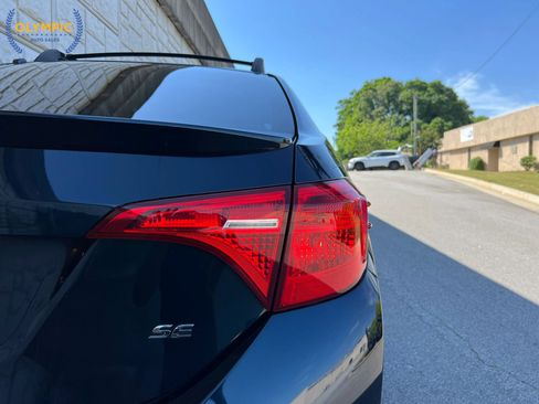 Used 2019 Toyota Corolla SE FWD image 17