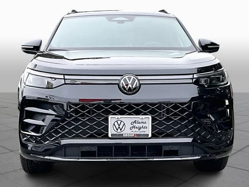 New 2026 Volkswagen Tiguan SE R-Line image 3
