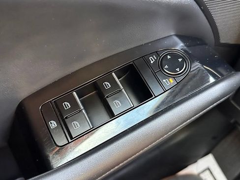 Used 2024 MAZDA MAZDA3 s FWD image 15