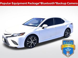 Used 2020 Toyota Camry SE image 1