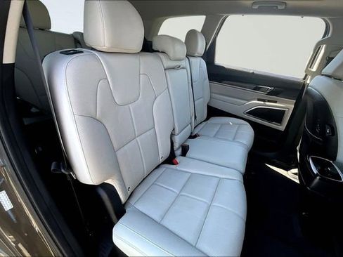 Certified 2022 Kia Telluride EX w/ Towing Package AWD/4WD image 24