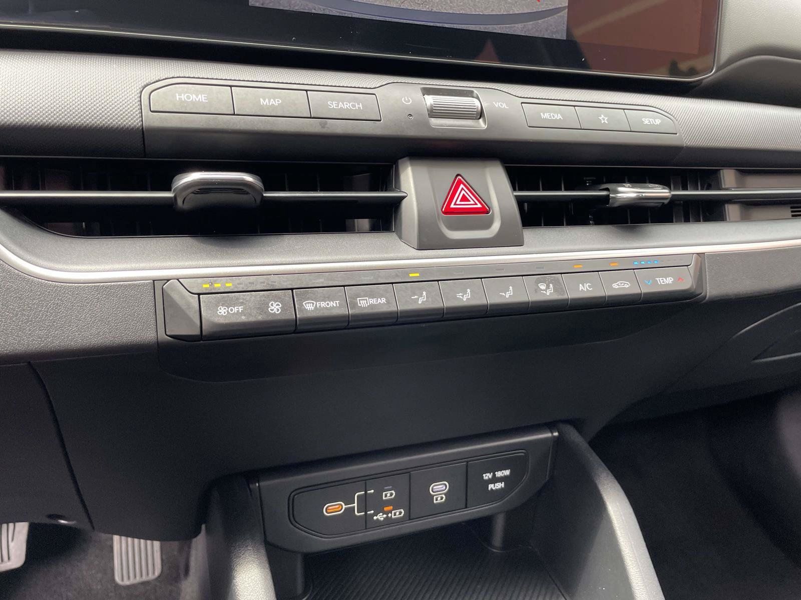 Used 2025 Kia K4 FWD image 14