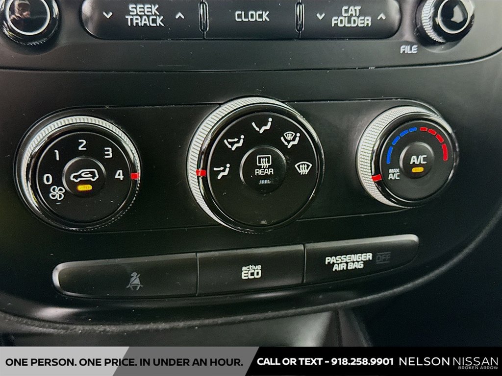 Used 2016 Kia Soul + FWD image 15