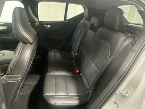 Used 2025 Volvo XC40 B5 Plus image 13