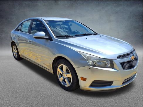 Used 2014 Chevrolet Cruze LT FWD image 4