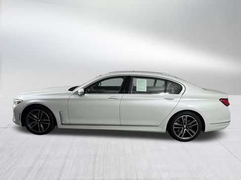 Used 2022 BMW 750i xDrive w/ Luxury Rear Seating Package image 4