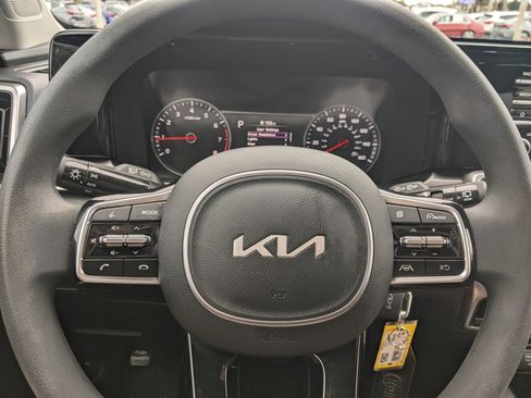 Used 2023 Kia Sorento LX image 19