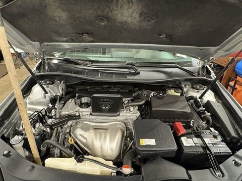 Used 2016 Toyota Camry SE image 17