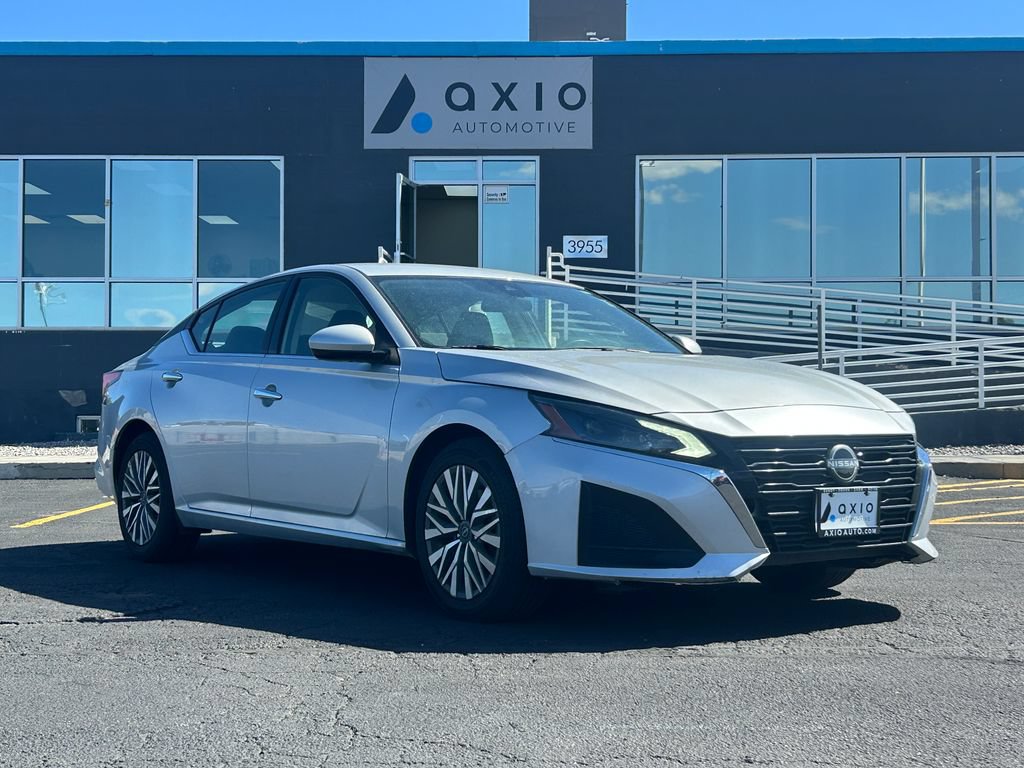 Used 2023 Nissan Altima 2.5 SV FWD image 1