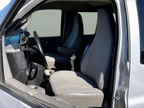 Used 2016 Chevrolet Express 3500 LT w/ LT Preferred Equipment Group image 20