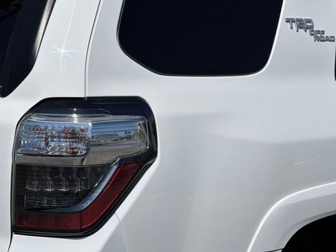 Used 2022 Toyota 4Runner TRD Off-Road Premium AWD/4WD image 29