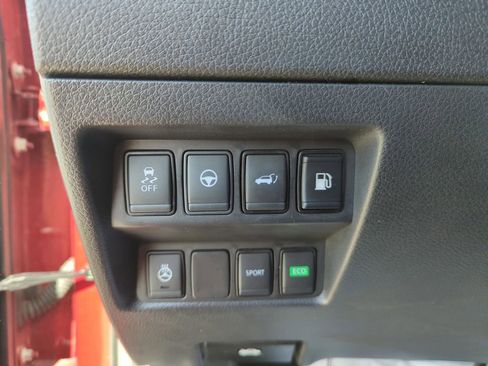 Used 2020 Nissan Rogue SL w/ Premium Package image 18