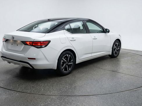 Used 2025 Nissan Sentra SV image 9