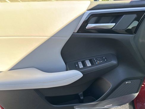 New 2026 Mitsubishi Outlander SE image 15