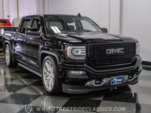 Used 2017 GMC Sierra 1500 Denali w/ Denali Ultimate Package AWD/4WD image 17