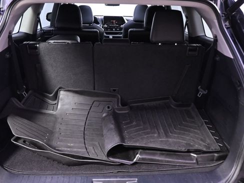 Used 2021 Toyota Highlander Platinum AWD/4WD image 19