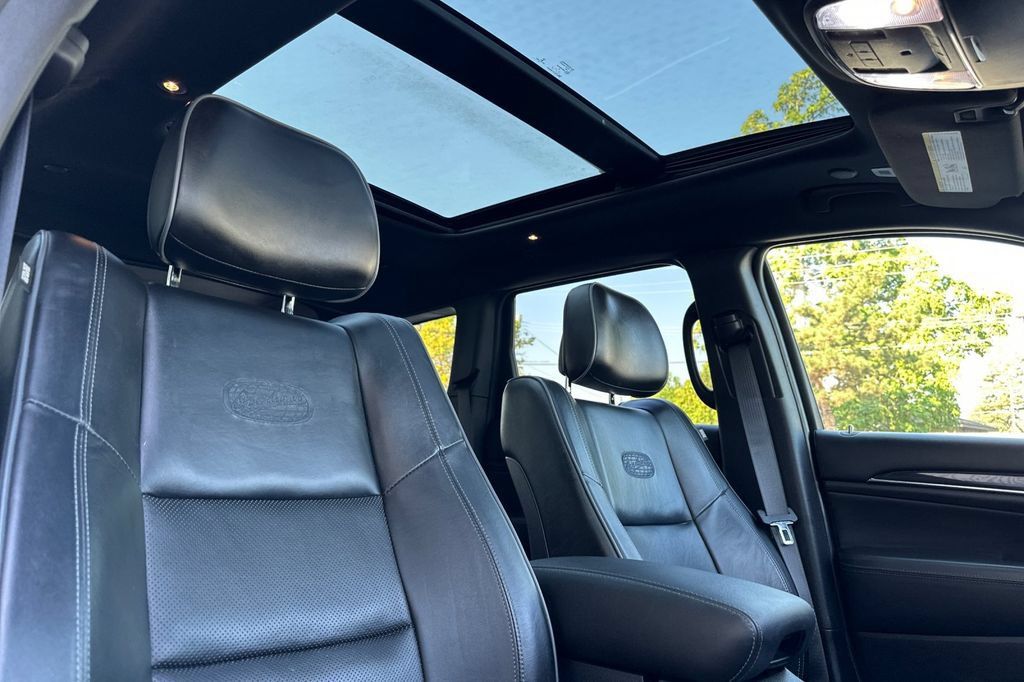 Used 2020 Jeep Grand Cherokee Overland AWD/4WD image 20